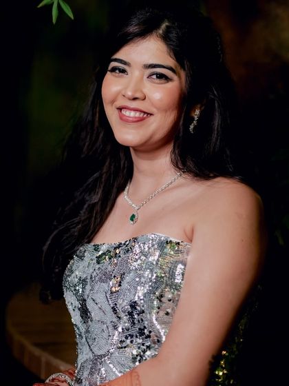 Evening Glam & Party Looks photo 22