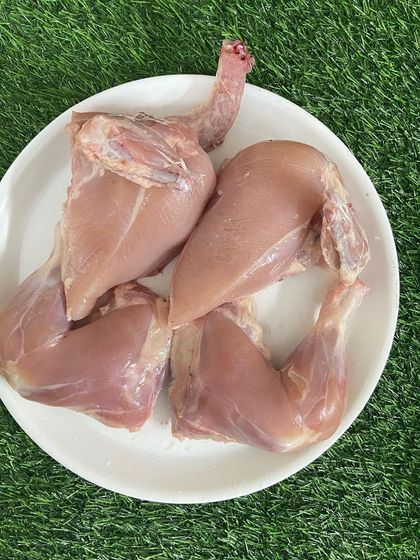 Our Chicken Curry Cut includes a mix of bone-in pieces like legs and thighs, providing both meat and the benefits of edible bones.