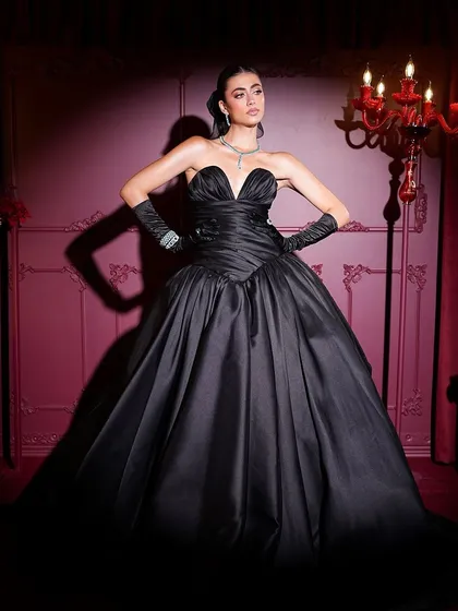 A full-length view of the dramatic and elegant 'Coquette' look from my masterclass.