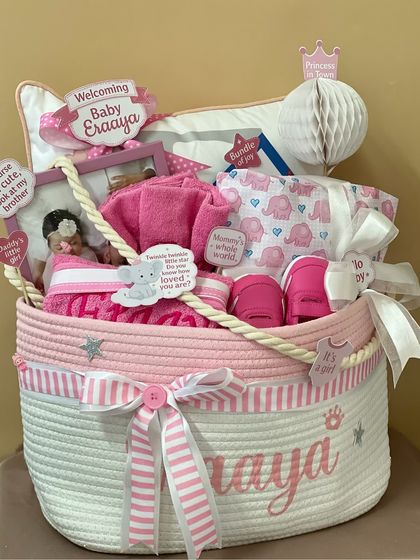 The Grand Welcome: Baby Trousseaus & Arrival Hampers photo 17