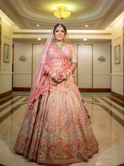 Timeless Wedding Day Looks photo 13