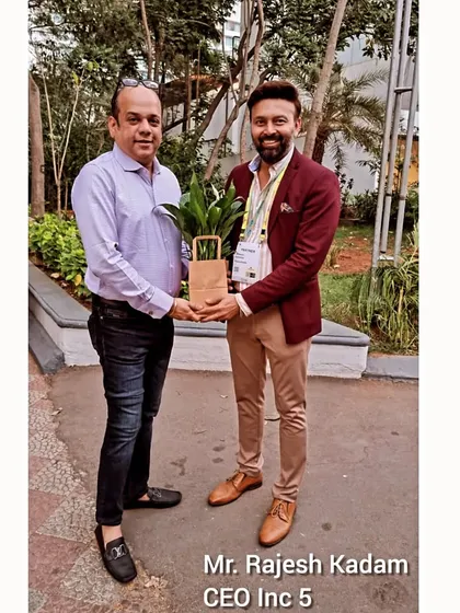 Presenting a green gift to Mr. Rajesh Kadam, CEO of Inc 5, at the Retail Leadership Summit 2024. We believe in cultivating relationships through sustainable gifting.