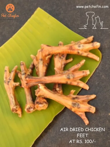 Get your paws on our air-dried chicken feet. They are a crunchy, healthy, and affordable way to introduce your pet to the world of natural nutrition.
