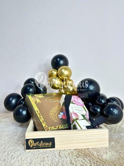 Finishing Touches: Florals, Tables & Gifting photo 7