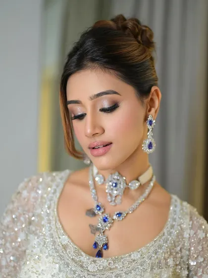 The details of this smokey eye are everything. I used a mix of deep and light shades to create a multi-dimensional effect, finished with a sharp eyeliner.