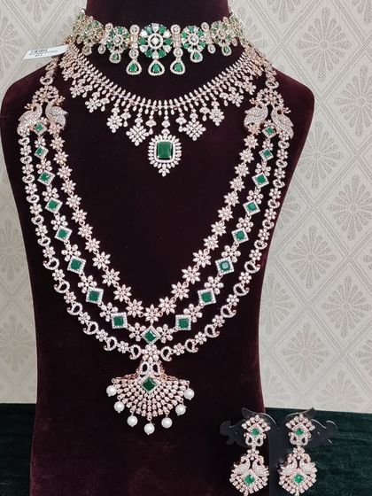 A sparkling AD stone set, perfect for a glamorous reception or cocktail party.