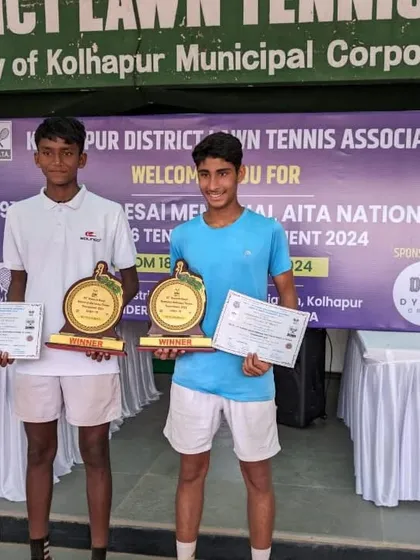 The doubles winners and runners-up at the U16 AITA Nationals.