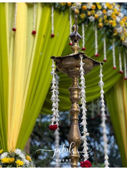 Petals - Wedding Decoration & Styling Timeless South Indian Mandaps photo 49
