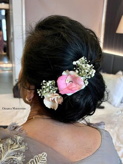 Expert Hairstyling: Braids, Buns & Waves photo 17