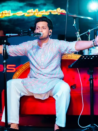 In the rhythm of Sufi, I find my true self. This is a moment of pure surrender to the music during a live band performance. My goal is to share this passion and energy with every person in the audience.
