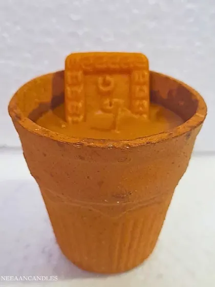 Nothing feels more like home than chai and Parle-G. We captured that nostalgia in this kulhad chai candle, complete with a tiny wax biscuit. It smells as warm and comforting as it looks, a perfect piece of childhood in a candle.