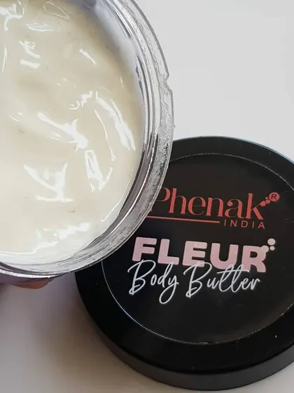 This close-up shot shows the rich, nutrient-dense texture of my Fleur Body Butter. Powered by Pro-Vitamin B5, its creamy formula is the perfect solution for healing extremely dry skin.