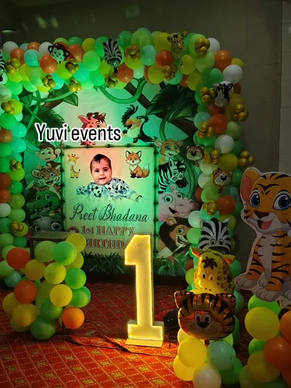 Another view of a jungle theme party, showing the cute tiger cutout and how the balloon arch frames the central backdrop. I can customize the animals and colors based on what you want.