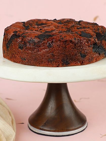 Celebrate a guilt-free Diwali with my special cakes. This is my strawberry dark chocolate cake, made without any sugar, butter, or maida.