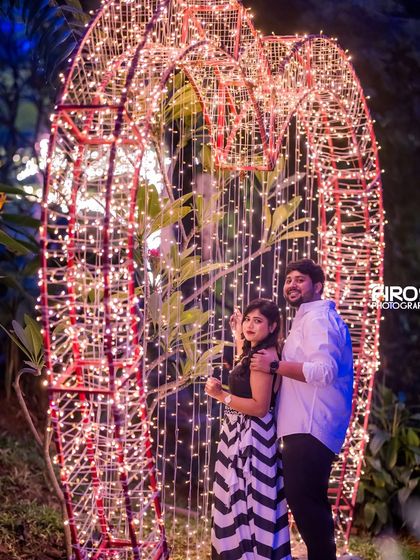 A full view of our heart-shaped light prop, a perfect centerpiece for any romantic photoshoot celebrating love.