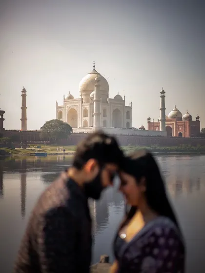 An artistic and intimate portrait with the timeless Taj Mahal as a witness. I focus on your connection, creating a unique perspective even at one of the world's most iconic symbols of love.