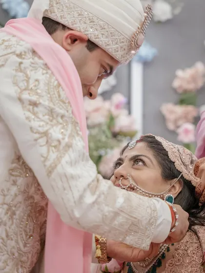 Anchit ties the mangalsutra around Sugam’s neck. The look of pure happiness in her eyes as she looks up at him speaks volumes about the significance of this promise.