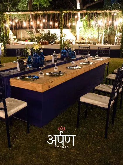 Every detail matters when creating a cohesive event. For this blue-themed cocktail party, I ensured the dining setup complemented the bar design, providing guests with an immersive and elegant experience from the moment they arrived.