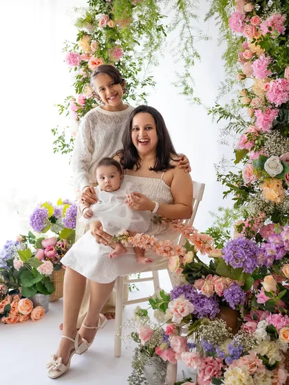 A beautiful family portrait from my Mother's Day mini sessions. I love this gorgeous floral arch setup for celebrating moms and their children.