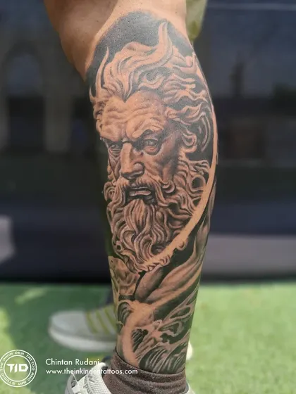 This realistic leg sleeve brings the Greek god Poseidon to life. The detailed shading and dynamic composition showcase my ability to craft powerful mythological portraits with depth and intensity.