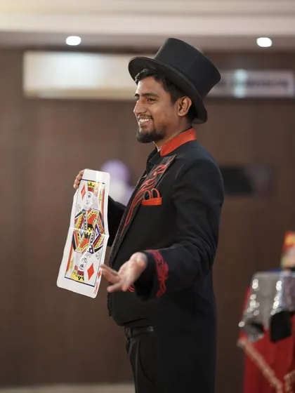 A good magic show is all about the performance. Dressed in my signature top hat, I'm ready to bring a mix of classic card illusions and comedy to your event, ensuring a memorable experience for everyone.