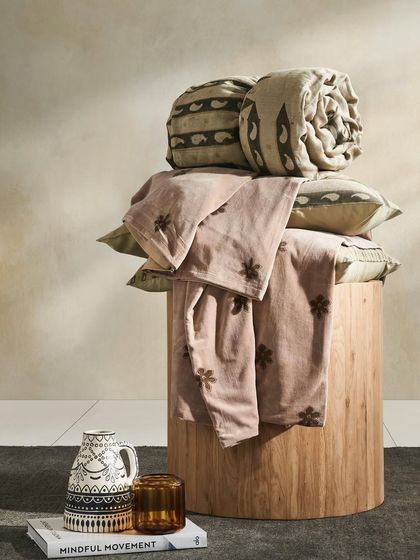 Shiraz Chaand - Commercial Interior & Product Photography Furniture & Product Collections photo 16