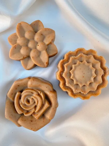 My Ubtan facial bars are inspired by traditional Indian skincare. Ubtan is known to help tone skin, reduce dark spots, and remove impurities, all with a beautiful scent of rose and almonds.