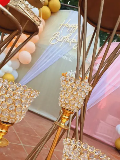 A close-up of the crystal candle holders used in the outdoor birthday setup. I believe these small, high-quality details make a big difference.