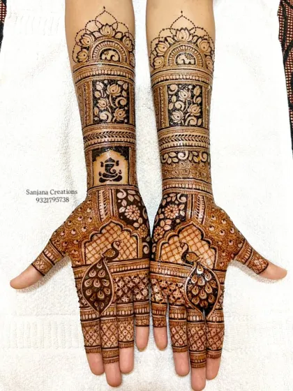 A clear shot of the full bridal design, with its beautiful symmetry and traditional elements.