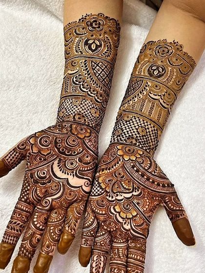 Hussaina Mehendi Artist - Bridal Mehendi Intricate Bridal Hands photo 7