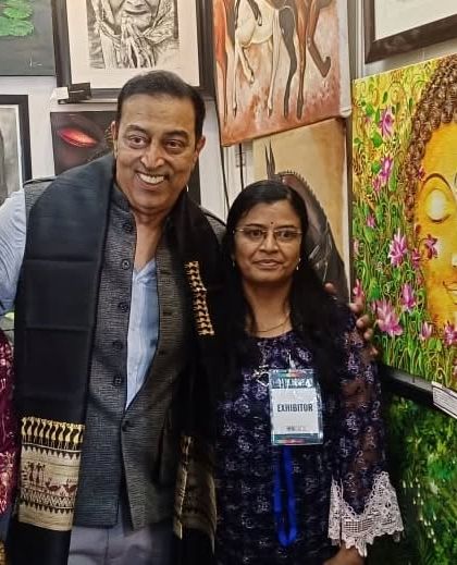 With Vindu Dara Singh at my stall during the Haat of Art exhibition.