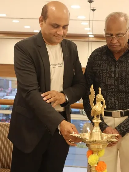 Lighting the ceremonial lamp to inaugurate a painting exhibition at the PNG Art Gallery in Nashik. It is always a pleasure to support and encourage other artists.