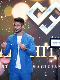 Close-up & Strolling Magic