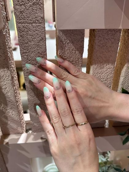 Chic & Understated Nails photo 29