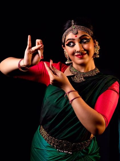 Ms. Shweta Venkatesh, an expert in both Bharatanatyam and Kathak. Her versatility is an inspiration to students wishing to learn multiple classical forms.