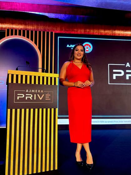 Commanding the Stage: Corporate Summits & Celebrations photo 43