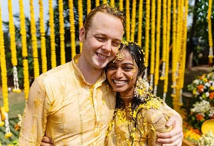 After the playful chaos of the phoolon ki holi, this quiet moment of connection is what it's all about. My goal is to create an environment where you can feel completely present and soak in every happy memory.