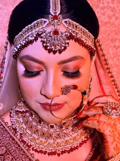 Classic Bridal Looks photo 15