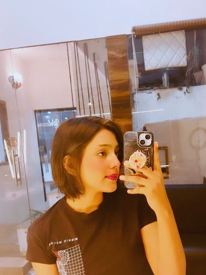 A chic and modern short bob haircut. This style is easy to maintain and always looks fashionable.