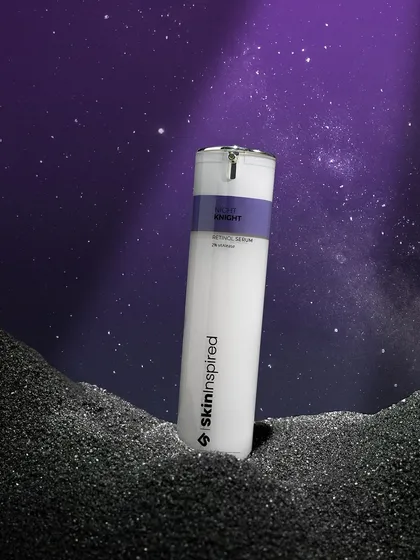 A night-themed photo for a retinol night serum. We used black sand to create a lunar-like surface and a starry background to perfectly match the product's name and purpose.