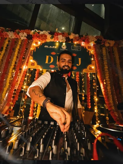 A truly filmy DDLJ night at Baglami, Mumbai. The crowd knew every word, and the energy was electric. This is what theme parties are all about.