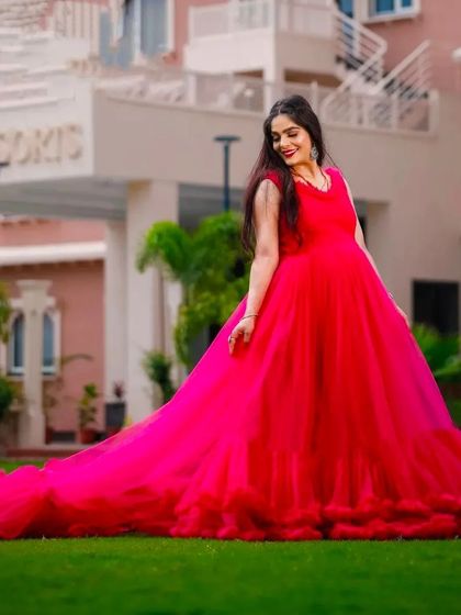 Dress Rental Buzz - Photoshoot Outfit Rental Maternity Photoshoot Gowns photo 24