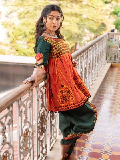 The Canvas Story - Fashion & Production Makeup Glamorous Ethnic & Festive Looks photo 31