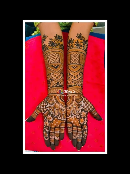 A beautiful and elaborate design for a client celebrating her 'devar ki shaadi' (brother-in-law's wedding).
