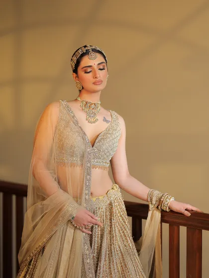 A beautiful portrait of the bride. The styling is designed to feel effortless and elegant, perfect for a modern bride who loves tradition.