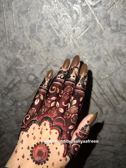This is the stain after just a few hours! My henna works fast to give you a great color.