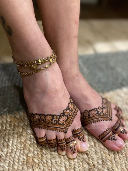 Bridal Feet Mehendi photo 5