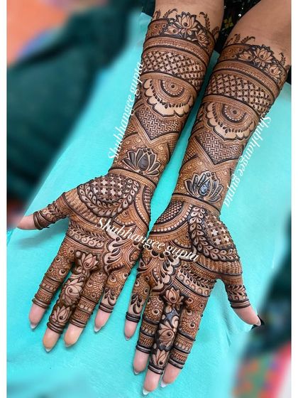 Intricate Bridal Hand Designs photo 21
