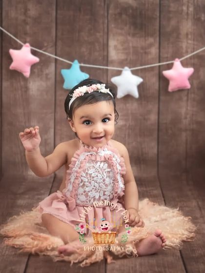 Another adorable shot from this sitter session. Her personality really comes to life at this age, and it's so much fun to capture all their different moods and expressions.