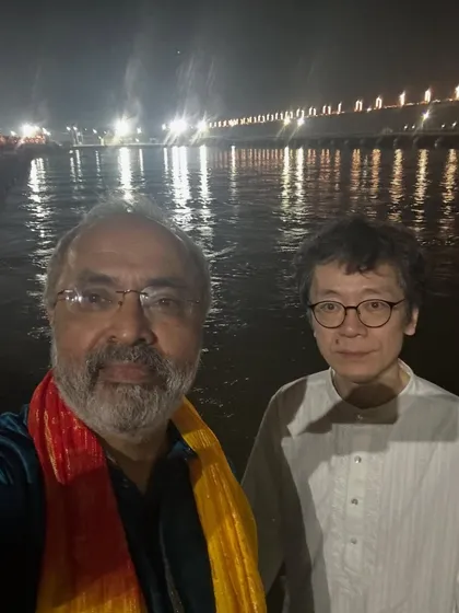 A selfie on the Ghats in Prayagraj after my performance. Sharing this spiritual and musical experience with friends and fellow artists is always special.